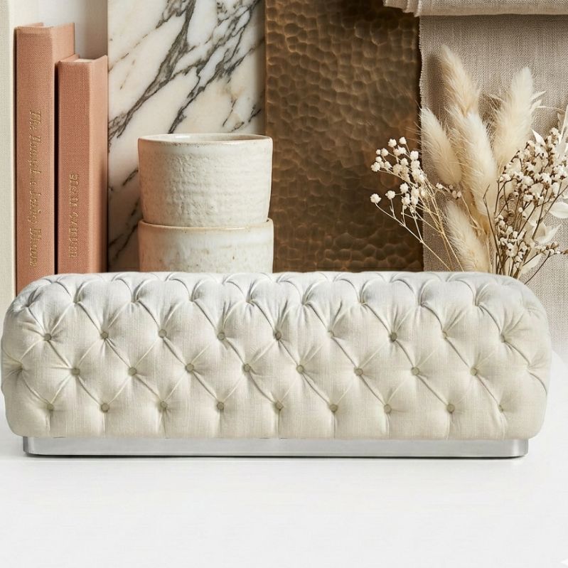 Elegant Chesterfield-Style Tufted Bench