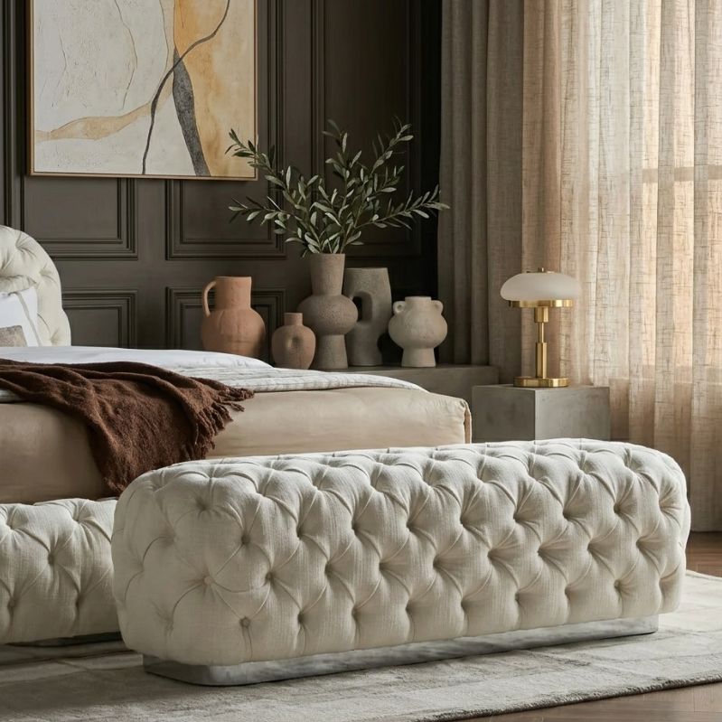 Elegant Chesterfield-Style Tufted Bench