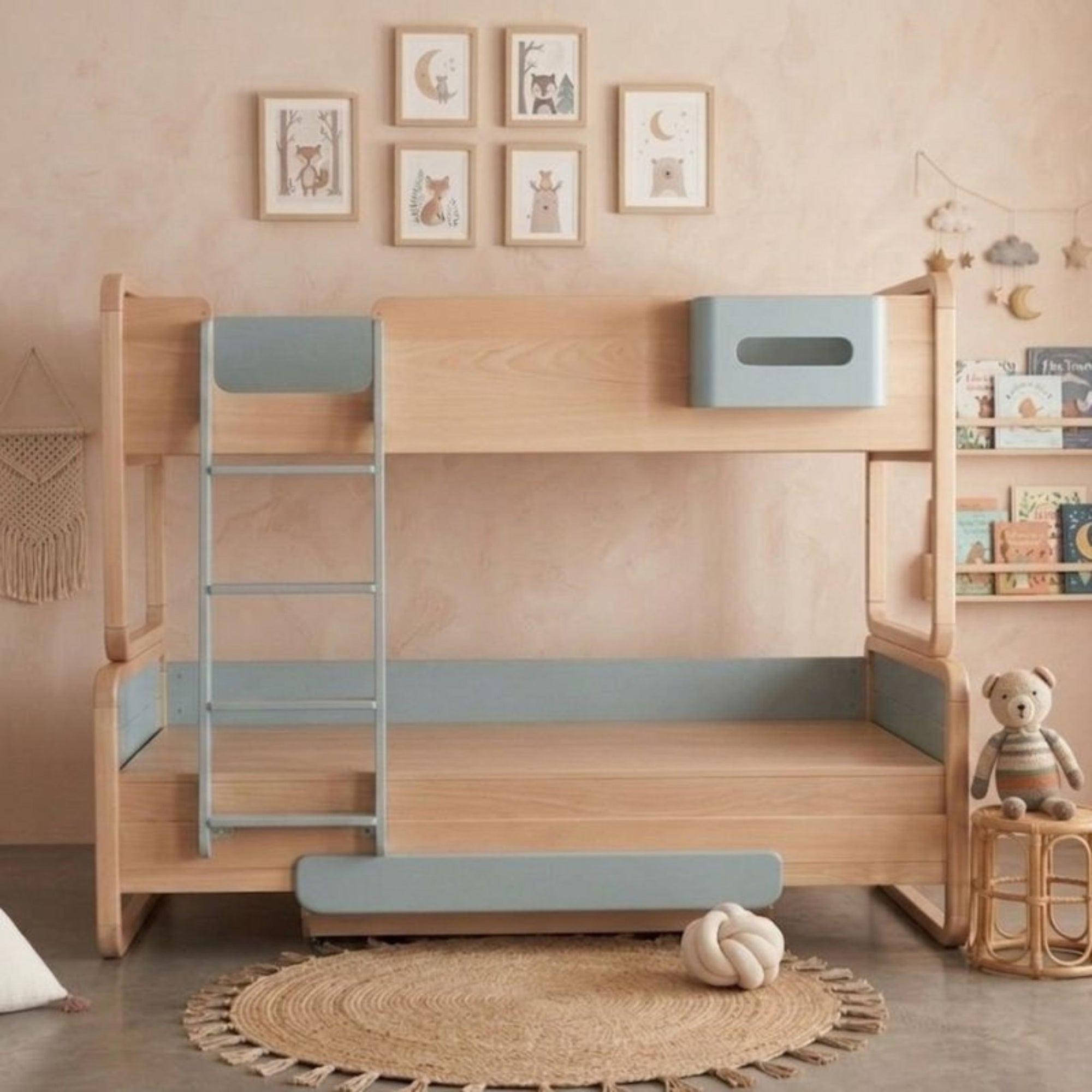 Close-up of the fully covered flat platform structure for both tiers of the Saga bunk bed, ensuring superior support